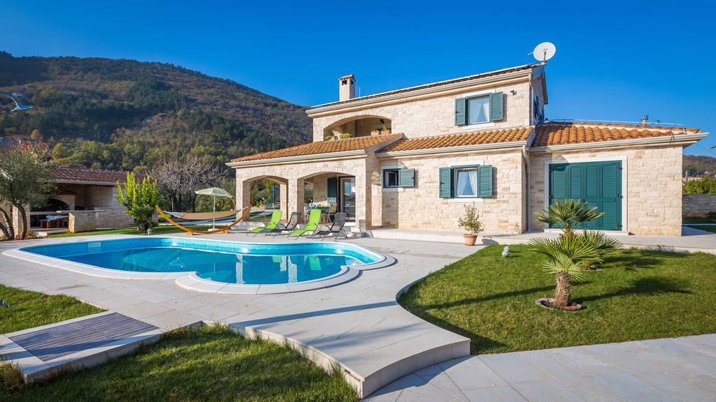 Villa Stonegate Estate - Bonus, Dvije Vile Jedna Cijena! โอปาติยา ภายนอก รูปภาพ